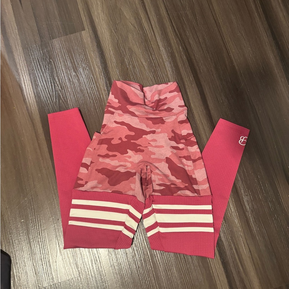 Bombshell Sportswear Pink Camouflage Camo Hibiscus Thigh High Leggings XS